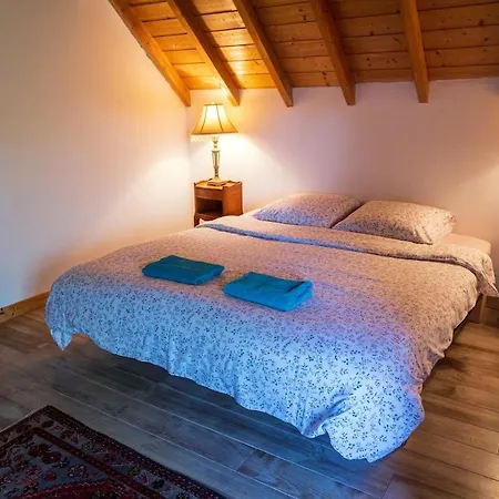 בקתה Pyreneasy 3 Gites, 8 Bedrooms For A Large Group *