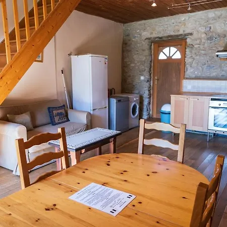 Pyreneasy 3 Gites, 8 Bedrooms For A Large Group