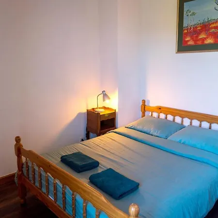 Pyreneasy 3 Gites, 8 Bedrooms For A Large Group Chalet