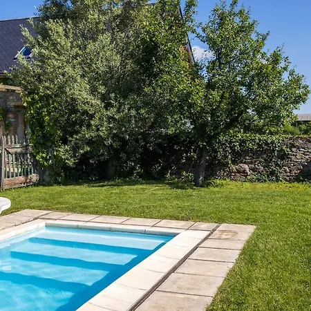 בקתה Pyreneasy 3 Gites, 8 Bedrooms For A Large Group